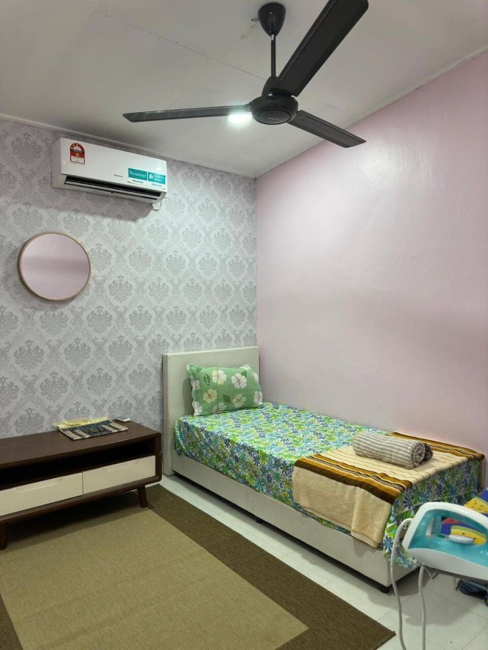 Homestay D Makmur Unit 2 Мерсинг Екстериор снимка